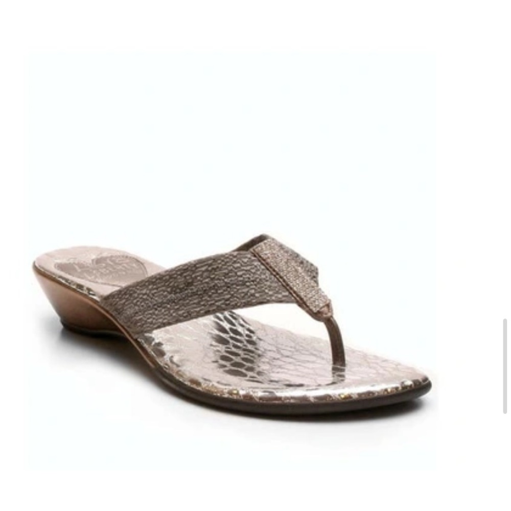 Love and Liberty Metallic Rhinestone Wedge Thong Sandals Silver Gray